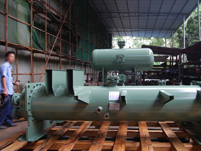 冷凝器在蒸餾中的作用是什么?而水從哪個方向流過冷凝器?